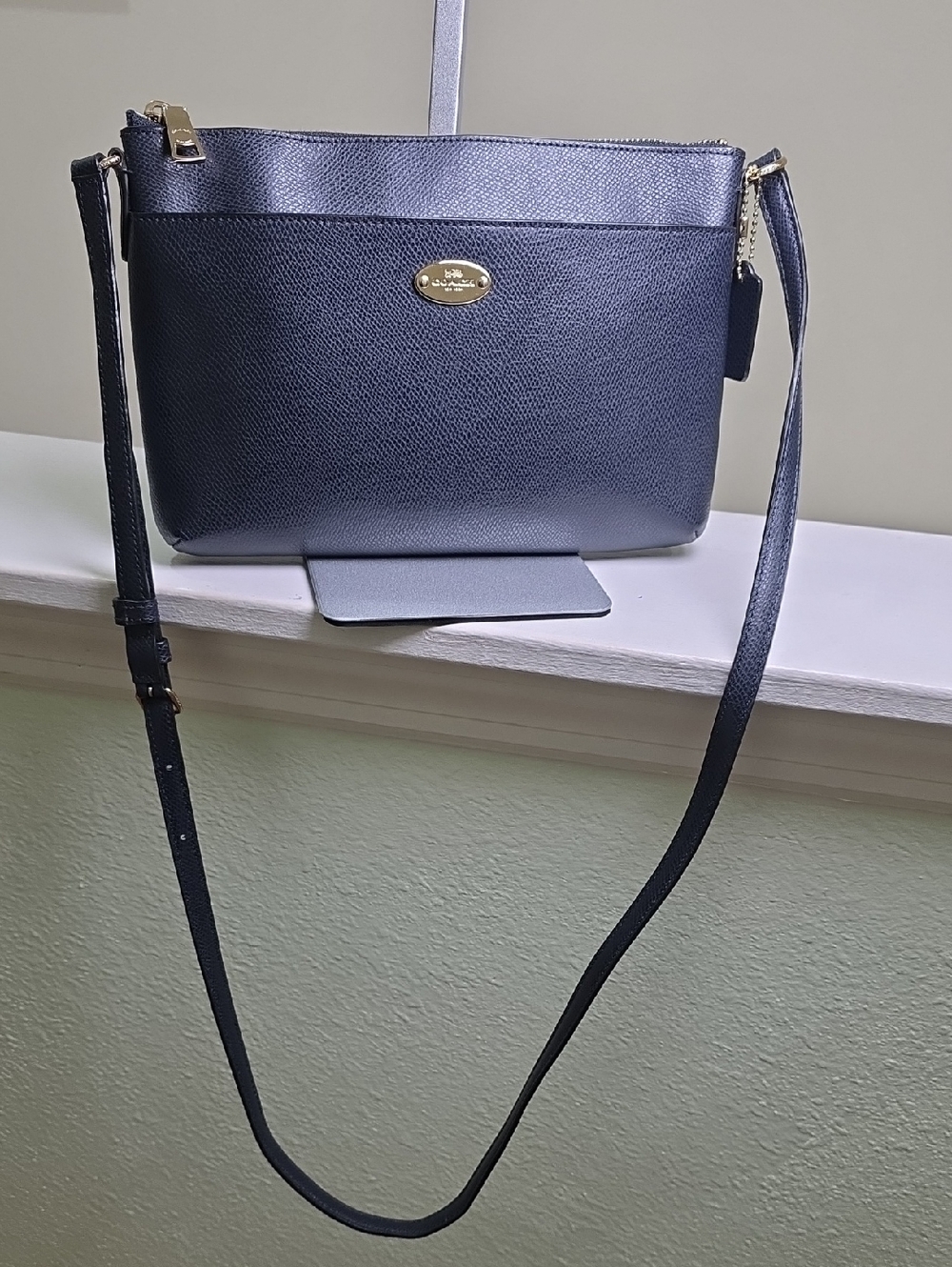 COACH F52881 Navy Blue Crossgrain Leather East West Shoulder Bag EUC
